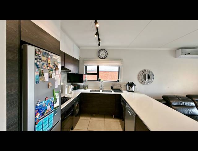 2 BEDROOM APARTMENT FOR SALE IN OAKDENE